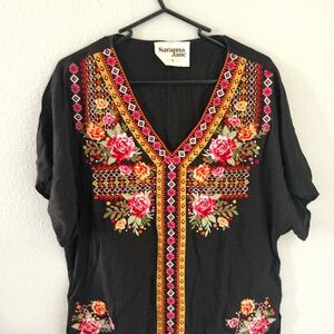 Savanna Jane Black Embroidered Floral Top Size Small